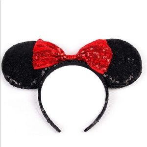Sequins ears